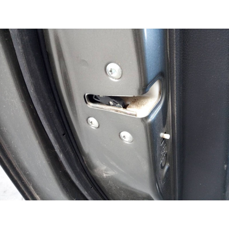 Recambio de cerradura puerta trasera izquierda para mitsubishi l 200 diamant edition 4wd referencia OEM IAM   