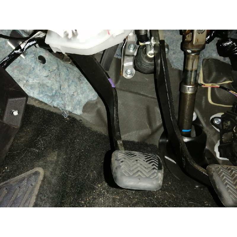 Recambio de pedal embrague para toyota auris active referencia OEM IAM   