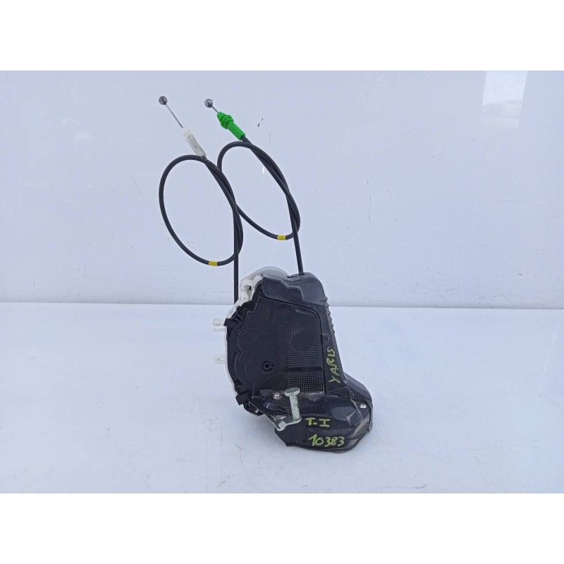 Recambio de cerradura puerta trasera izquierda para toyota yaris city referencia OEM IAM   