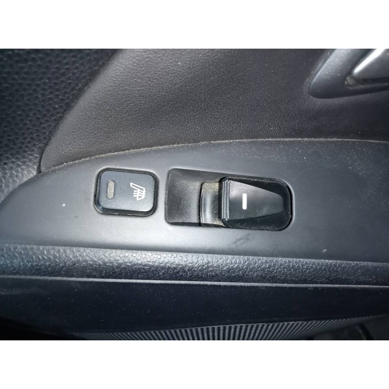 Recambio de mando elevalunas trasero izquierdo para hyundai ix35 style awd referencia OEM IAM   