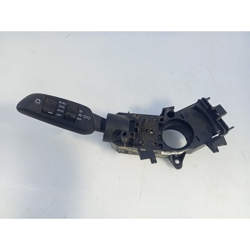 Recambio de mando intermitentes para ssangyong tivoli premium 4x2 referencia OEM IAM 3591035130  