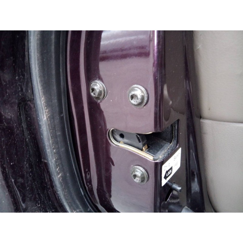 Recambio de cerradura puerta trasera izquierda para ssangyong kyron 200 xdi premium 4wd referencia OEM IAM   