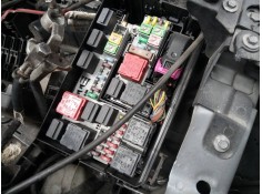 Recambio de caja reles / fusibles para opel corsa d cosmo referencia OEM IAM   