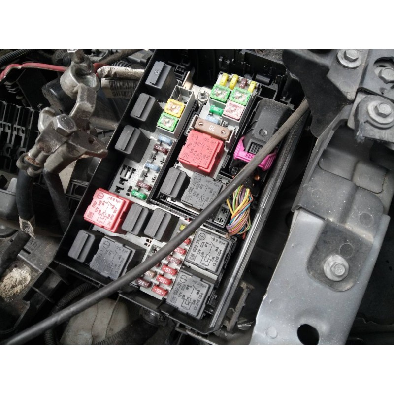 Recambio de caja reles / fusibles para opel corsa d cosmo referencia OEM IAM   