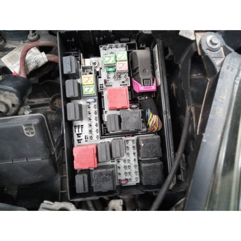 Recambio de caja reles / fusibles para opel corsa d cosmo referencia OEM IAM   