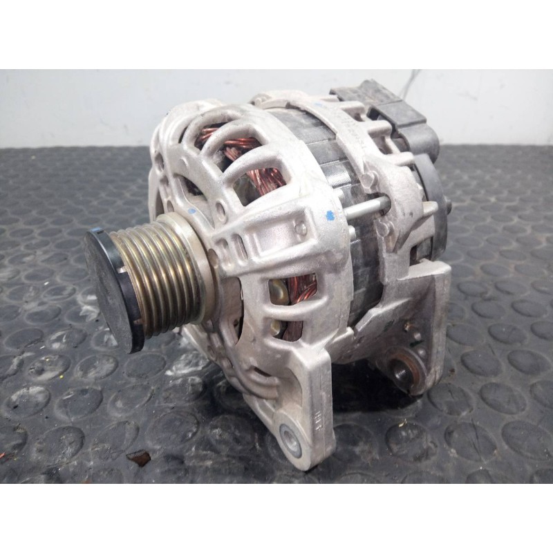 Recambio de alternador para dacia sandero stepway ambiance referencia OEM IAM 231002854R  