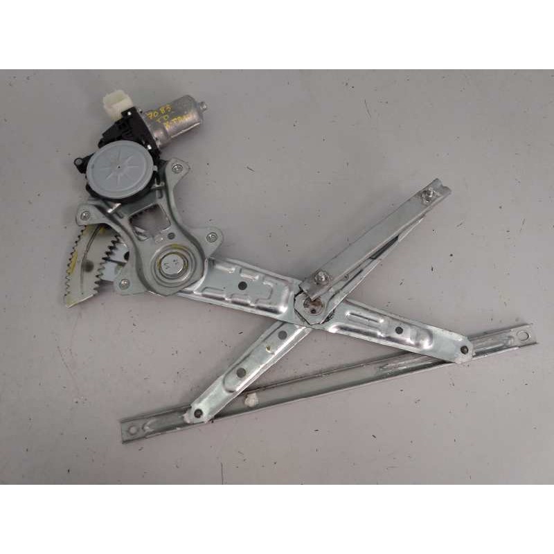 Recambio de elevalunas trasero derecho para nissan x-trail (t32) tekna referencia OEM IAM 827301BA0A 2621004650 