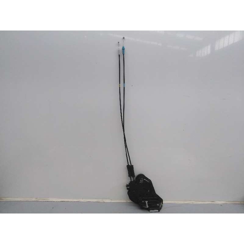 Recambio de cerradura puerta trasera izquierda para toyota prius+ eco referencia OEM IAM 90222113  