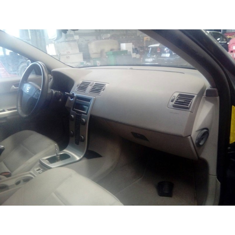 volvo s40 berlina del año 2005