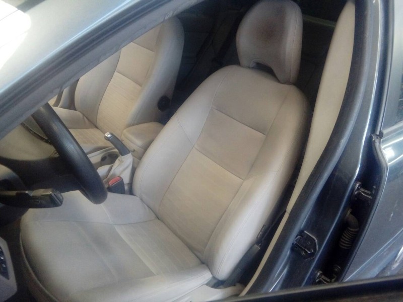 volvo s40 berlina del año 2005