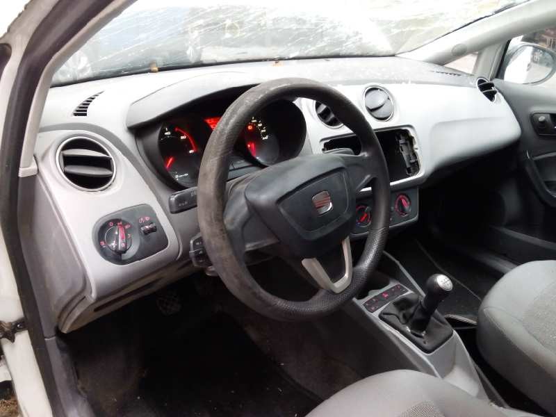 seat ibiza (6j5) del año 2009