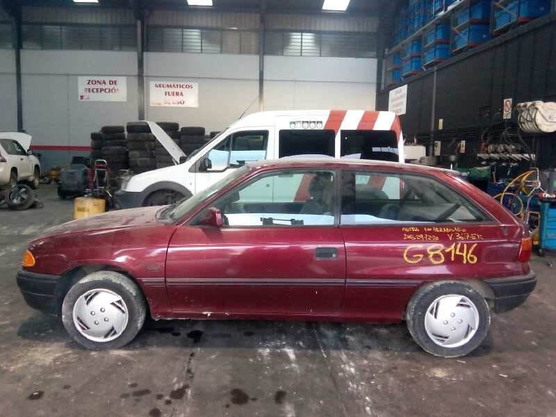 opel astra f berlina del año 1993