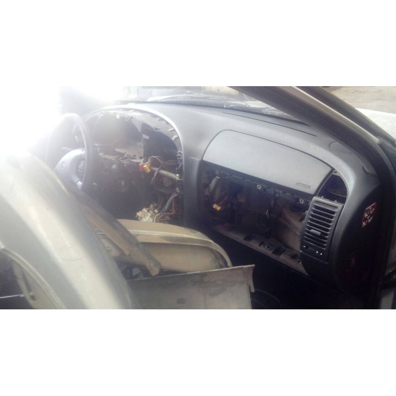 citroen xsara berlina del año 2000