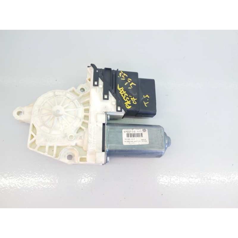 Recambio de motor elevalunas trasero izquierdo para volkswagen passat berlina (3c2) advance referencia OEM IAM 974227113  