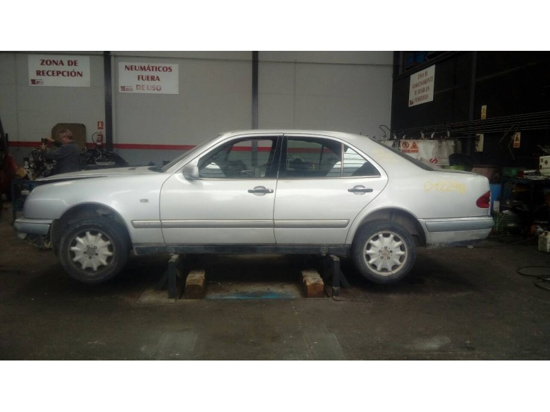 mercedes clase e (w210) berlina del año 1999