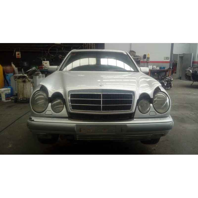 mercedes clase e (w210) berlina del año 1999