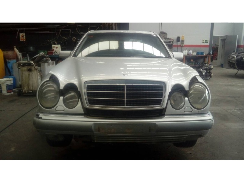 mercedes clase e (w210) berlina del año 1999