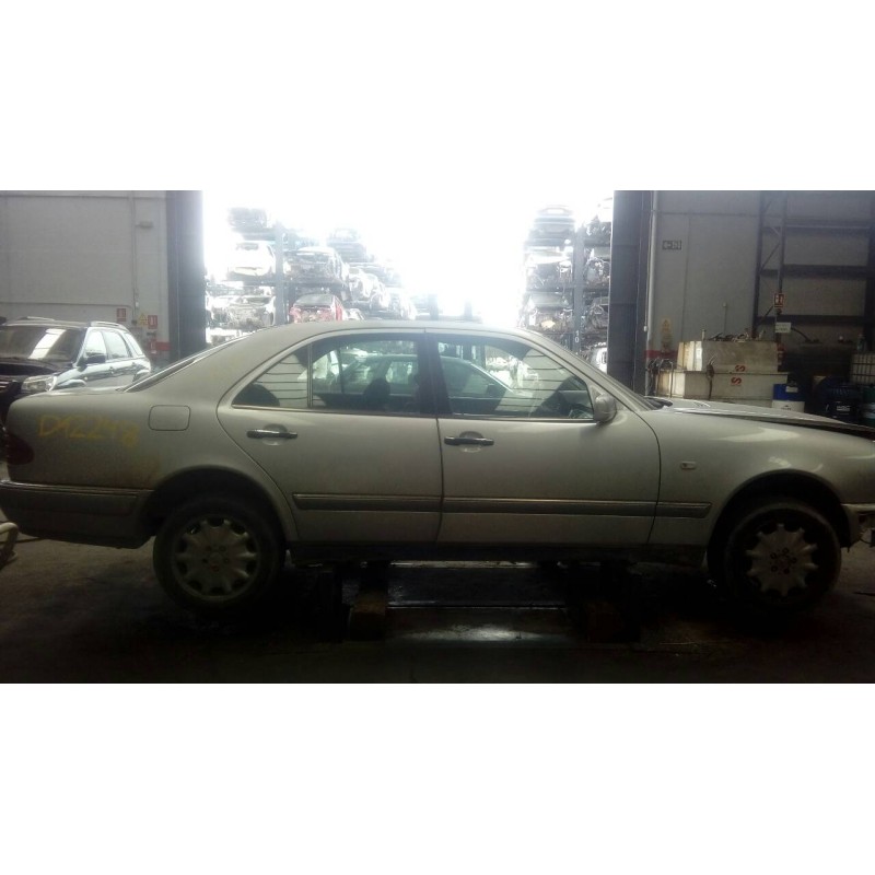 mercedes clase e (w210) berlina del año 1999