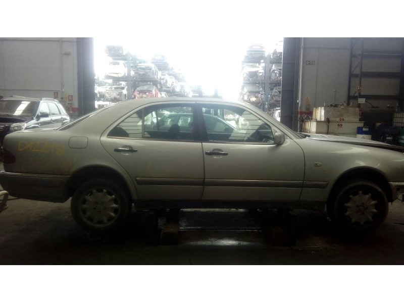 mercedes clase e (w210) berlina del año 1999