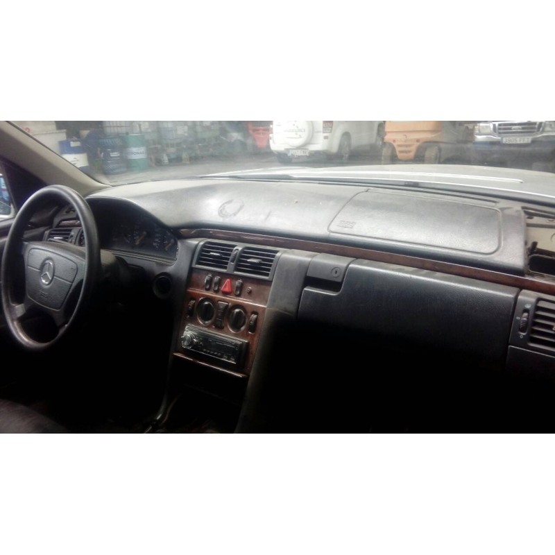 mercedes clase e (w210) berlina del año 1999