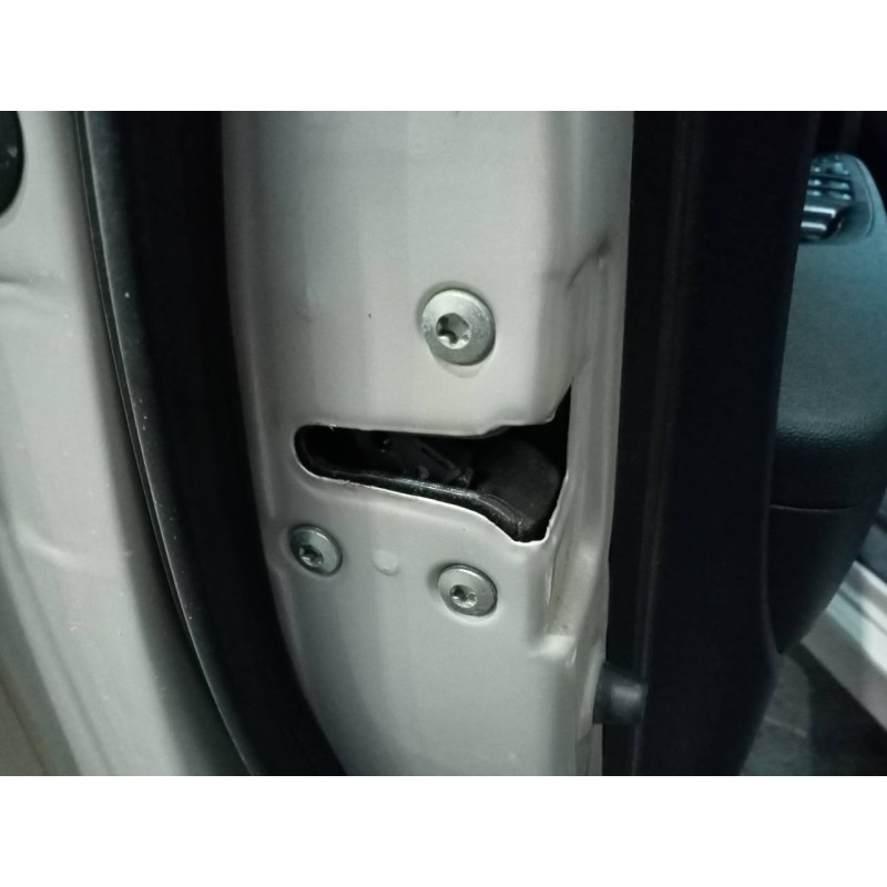 Recambio de cerradura puerta delantera izquierda para hyundai i30 cw cw go referencia OEM IAM   