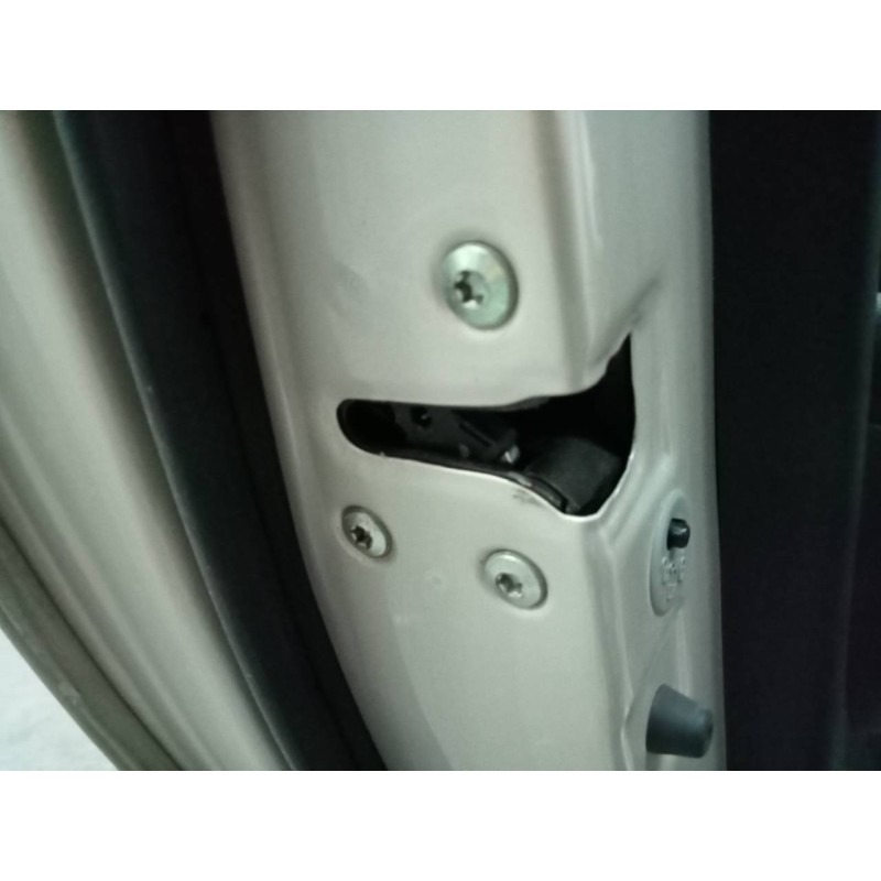 Recambio de cerradura puerta trasera izquierda para hyundai i30 cw cw go referencia OEM IAM   