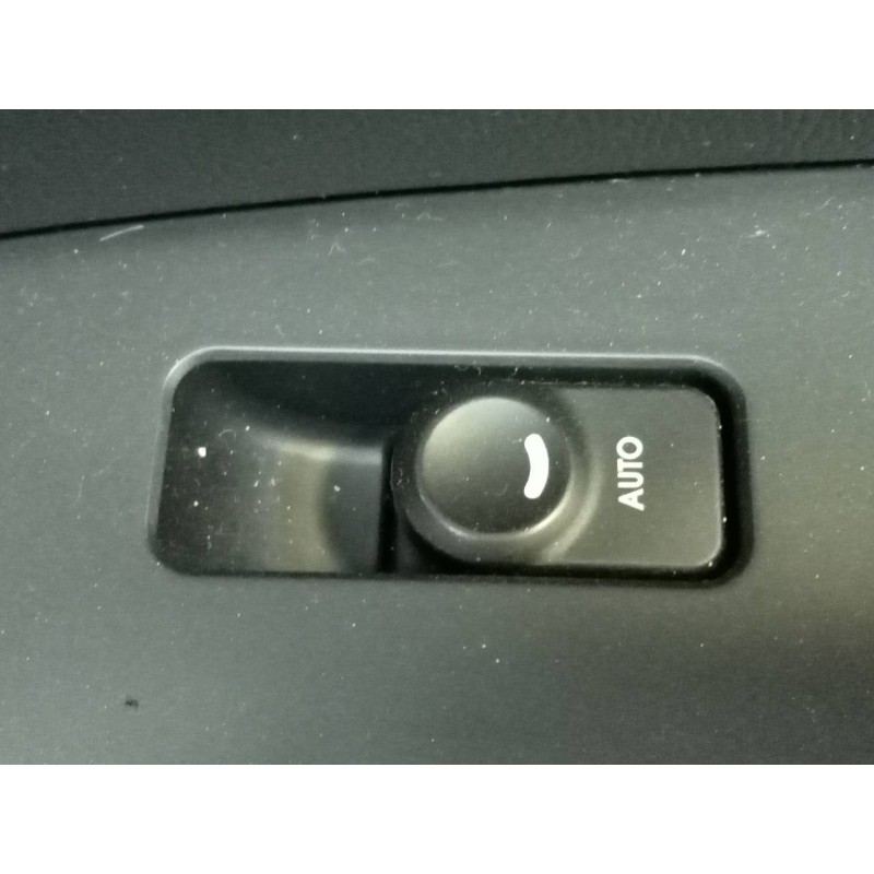 Recambio de mando elevalunas trasero derecho para hyundai i30 cw cw go referencia OEM IAM   