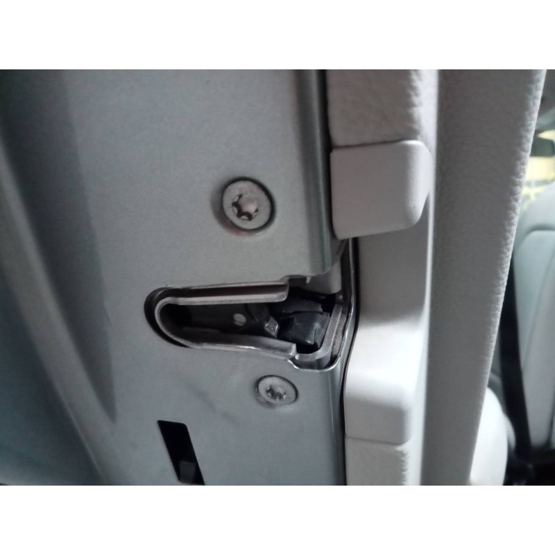 Recambio de cerradura puerta trasera izquierda para mercedes clase c (w204) lim. c 200 cdi referencia OEM IAM   