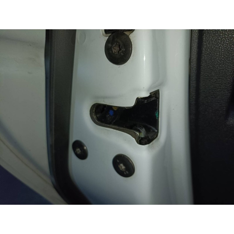 Recambio de cerradura puerta trasera izquierda para dacia duster ambience 4x2 referencia OEM IAM   