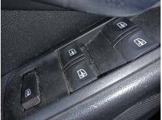 Recambio de mando elevalunas delantero izquierdo para dacia duster ambience 4x2 referencia OEM IAM   