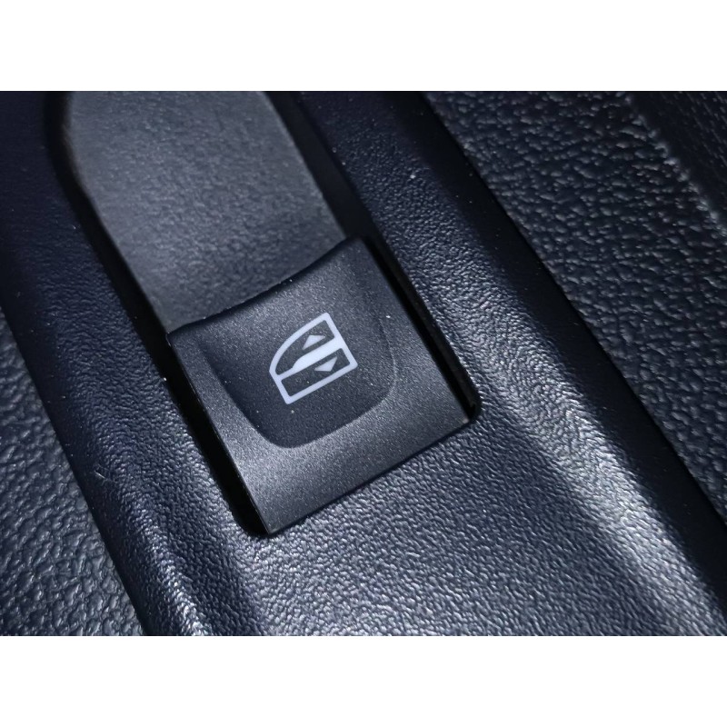 Recambio de mando elevalunas trasero derecho para dacia duster ambience 4x2 referencia OEM IAM   