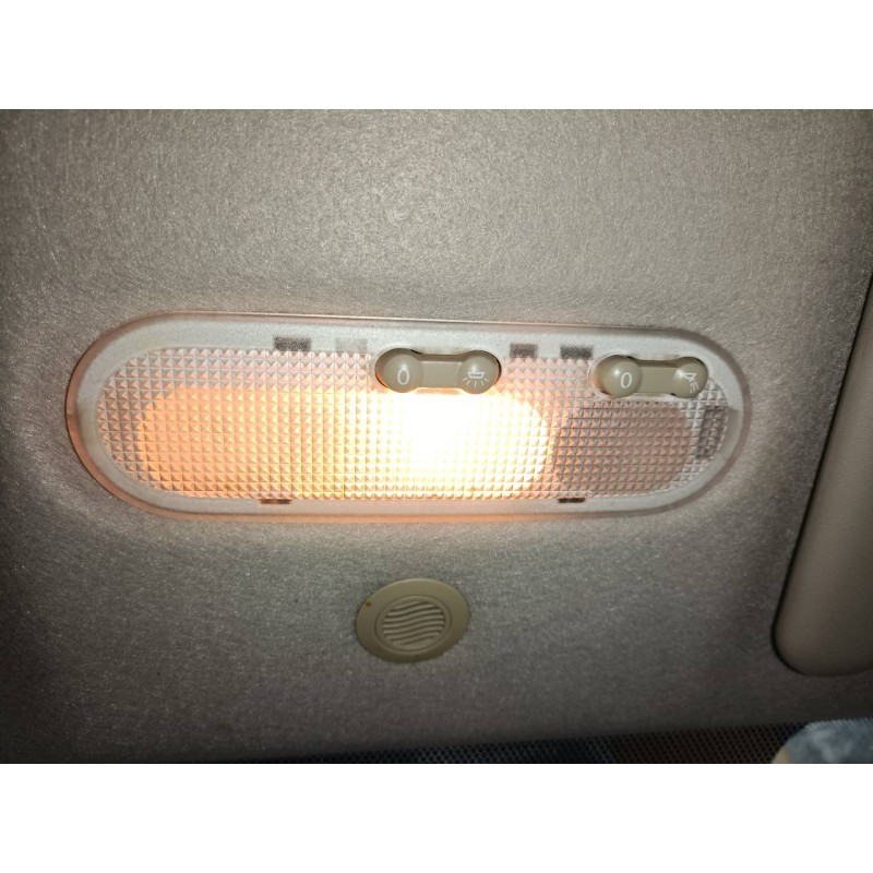 Recambio de luz interior para dacia duster ambience 4x2 referencia OEM IAM   