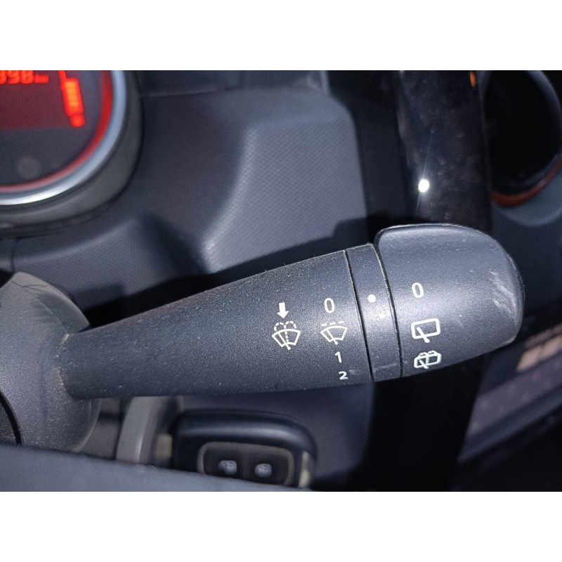 Recambio de mando limpia para dacia duster ambience 4x2 referencia OEM IAM   