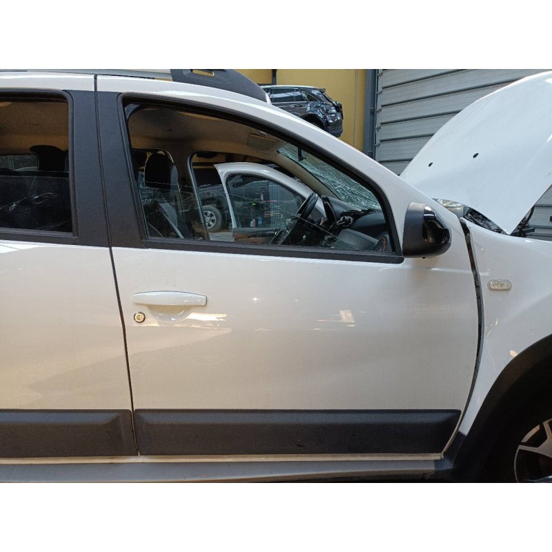 Recambio de puerta delantera derecha para dacia duster ambience 4x2 referencia OEM IAM   