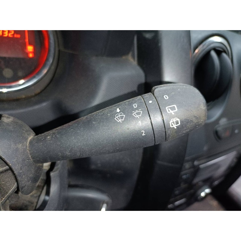 Recambio de mando limpia para dacia duster ambience 4x2 referencia OEM IAM   