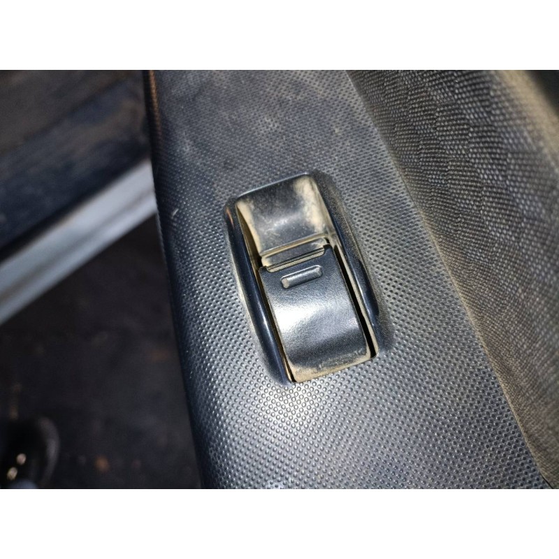 Recambio de mando elevalunas delantero derecho para toyota hilux (kun) double cab sol referencia OEM IAM   