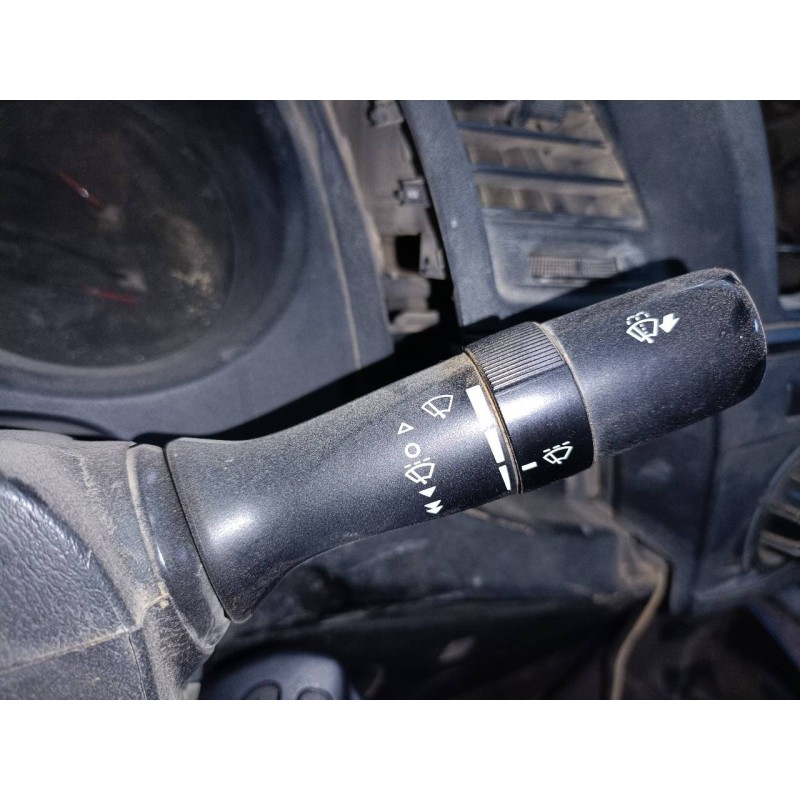 Recambio de mando limpia para toyota hilux (kun) double cab sol referencia OEM IAM   