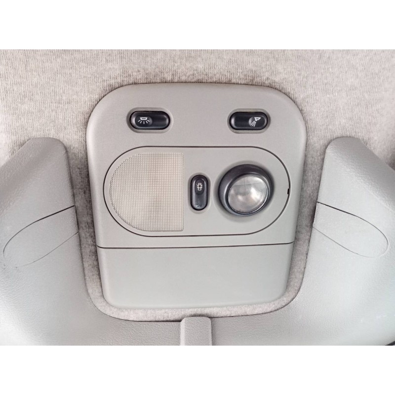 Recambio de luz interior para nissan interstar (x70) acenta referencia OEM IAM   