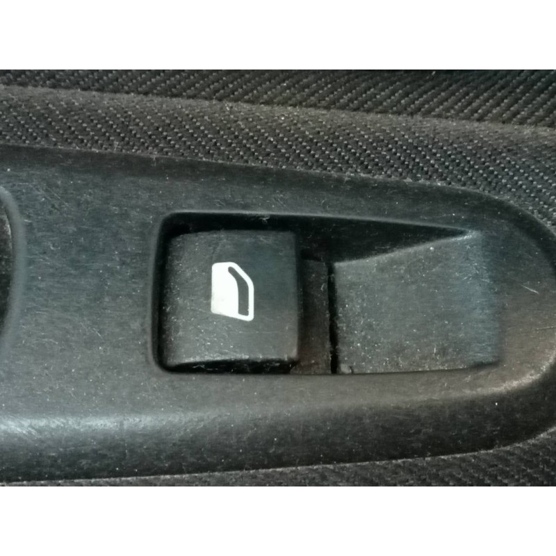 Recambio de mando elevalunas trasero izquierdo para peugeot 3008 active referencia OEM IAM   