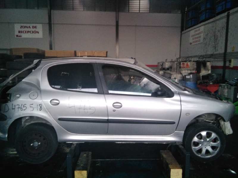 peugeot 206 berlina del año 2003