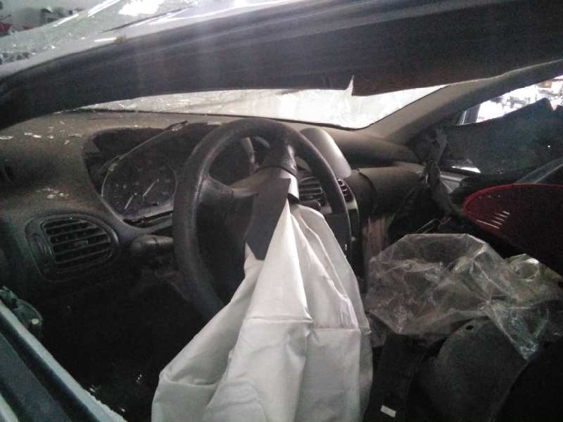 peugeot 206 berlina del año 2003