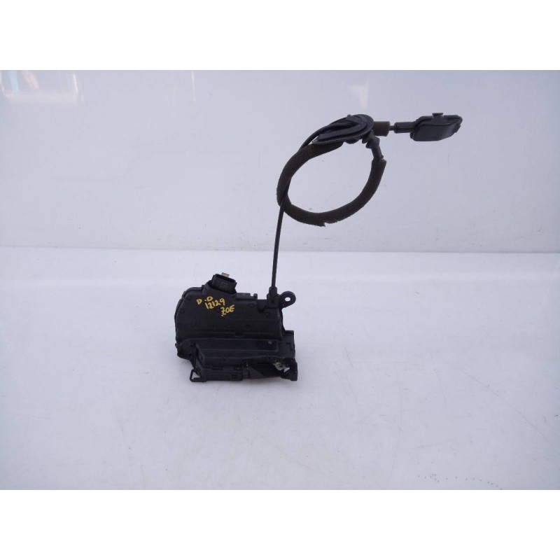 Recambio de cerradura puerta delantera derecha para renault zoe bose referencia OEM IAM 805020094R  