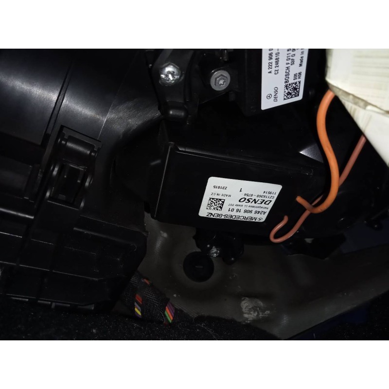 Recambio de ventilador calefaccion para infiniti q30 q30 referencia OEM IAM A2469061601  