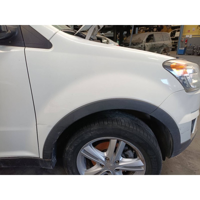 Recambio de aleta delantera derecha para ssangyong korando crystal referencia OEM IAM   