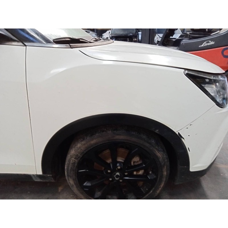 Recambio de aleta delantera derecha para ssangyong tivoli crystal referencia OEM IAM   