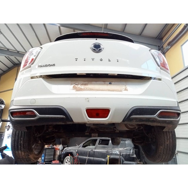 Recambio de paragolpes trasero para ssangyong tivoli crystal referencia OEM IAM   