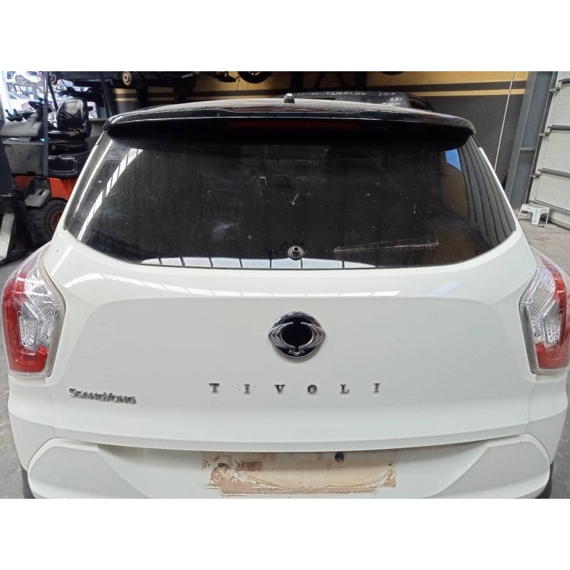 Recambio de porton trasero para ssangyong tivoli crystal referencia OEM IAM   