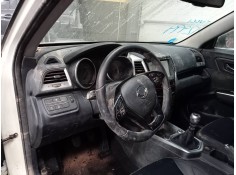 Recambio de salpicadero para ssangyong tivoli crystal referencia OEM IAM   