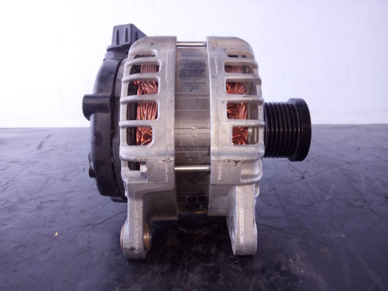 Recambio de alternador para dacia sandero iii referencia OEM IAM 231002175R  