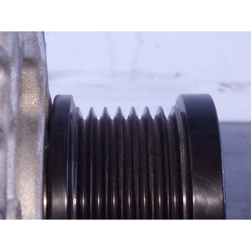 Recambio de alternador para dacia sandero iii referencia OEM IAM 231002175R  